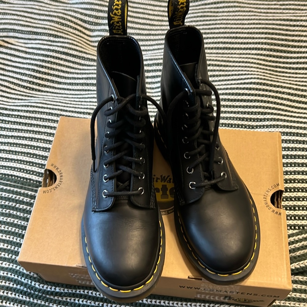 Dr. Martens 1460 HARDLIFE boots
